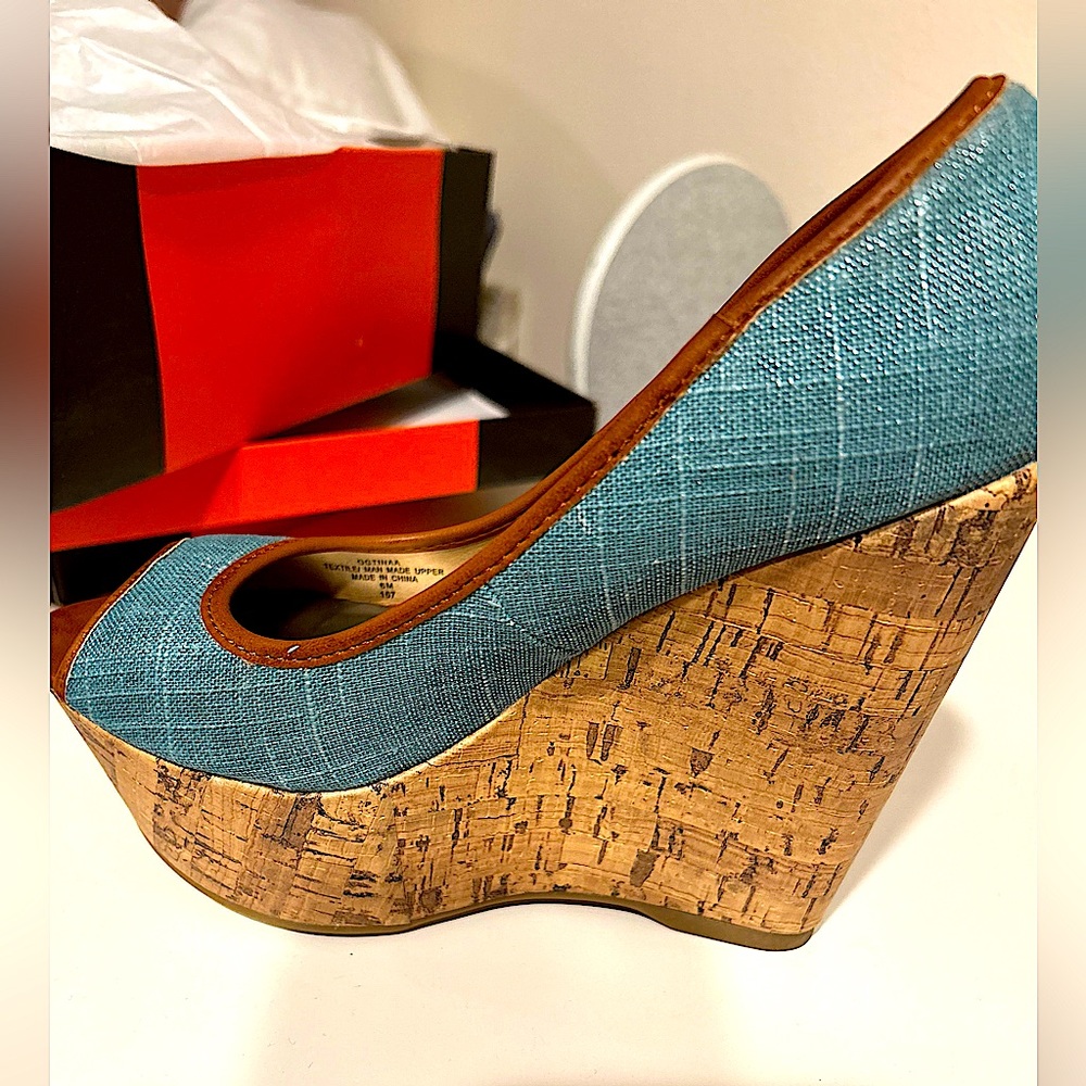 Teal wedges G by guess